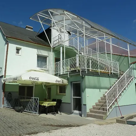 Appartement Menta Apartmanhaz